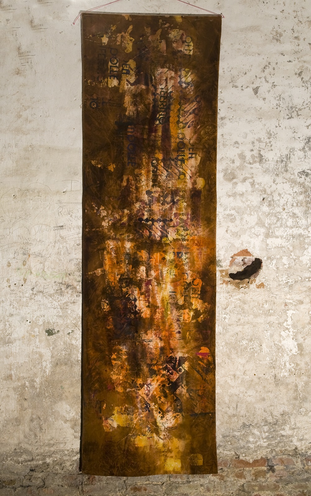 Expositie Els van Baarle: In Fort Rammekens, 2007, 90 x 275 cm, wax and dye on velvet. (Photo Credit: Joop van Houdt)