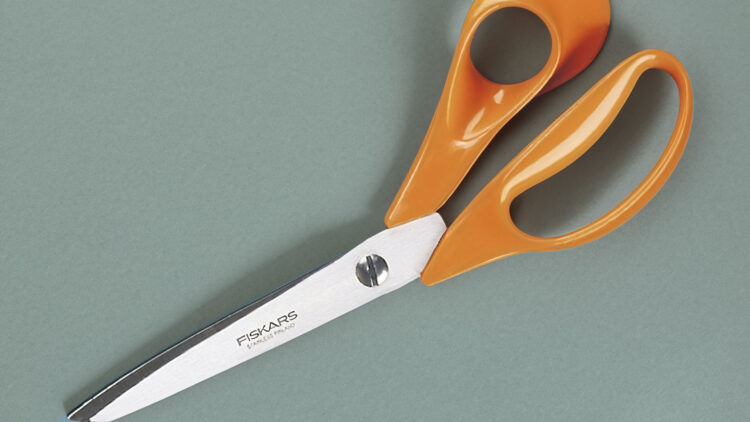 https://www.textileartist.org/wp-content/uploads/2014/06/classic-professional-scissors-25-cm-1005151_EDIT-750x422.jpg